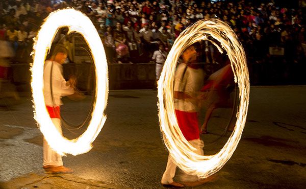 esala perahera