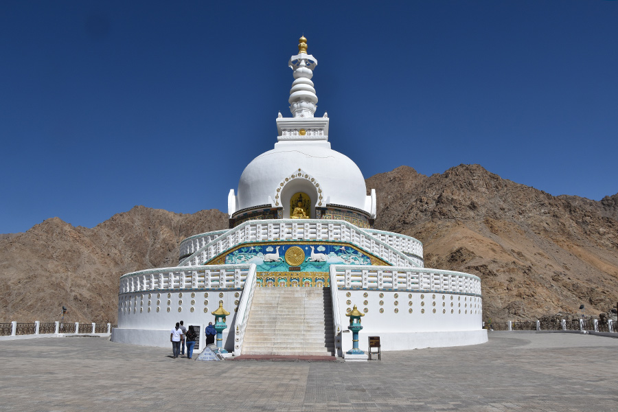 shanti stupa