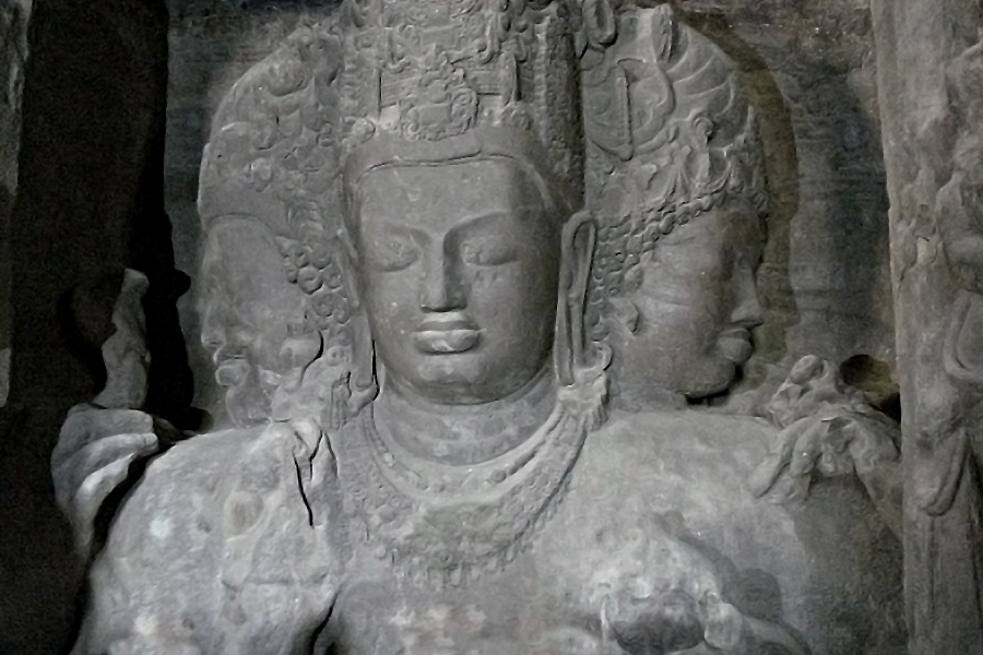 trimurti elephanta